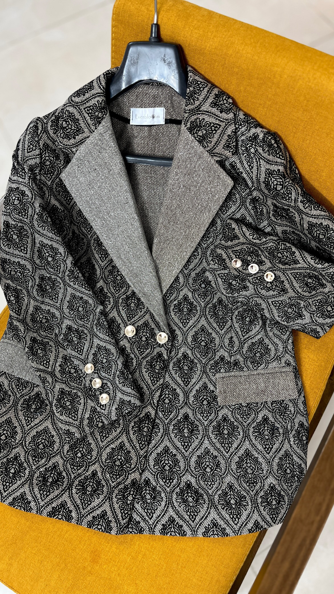 کت مخمل کنفی کلاسیک پاییزه motif